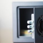 Investir dans un coffre-fort de haute sécurité : ce qu’il faut savoir avant d’acheter