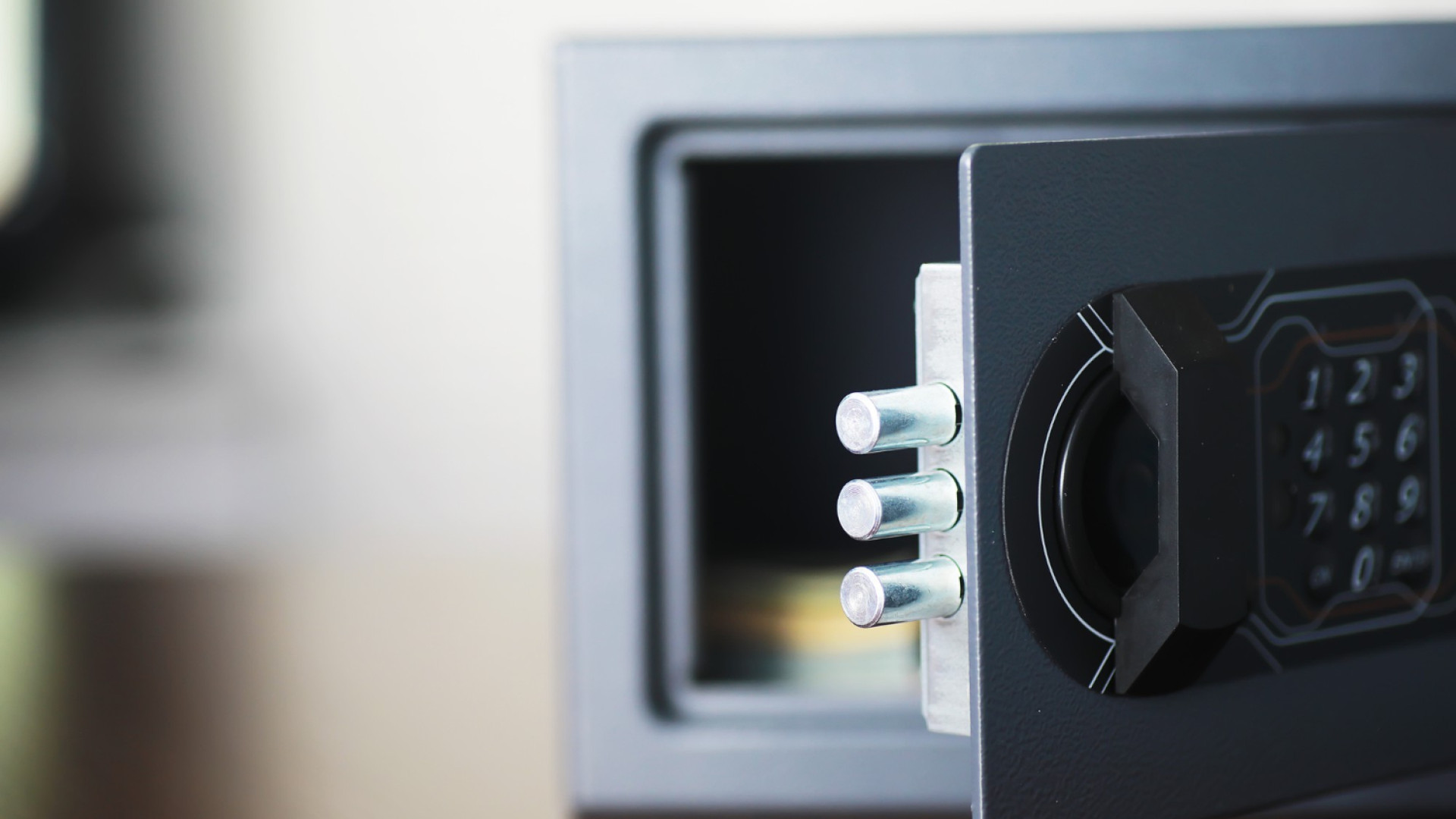 Investir dans un coffre-fort de haute sécurité : ce qu’il faut savoir avant d’acheter